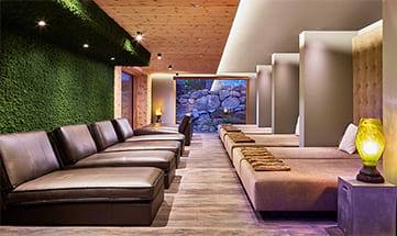 Ruheraum mit zahlreichen bequemen Betten