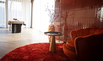 Raum mit Liege für Wellnessanwendungen