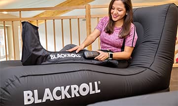 Frau nutzt BLACKROLL