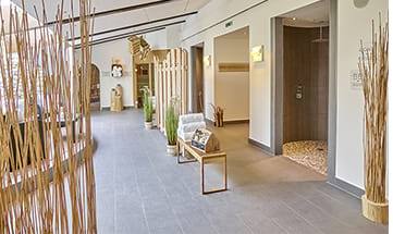 Durchgang im neuen Saunabereich