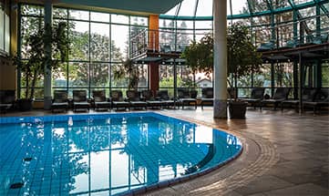 Das Hallenblad mit großer Glasfassade