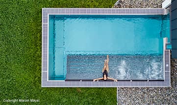 Luftaufnahme vom Pool von oben