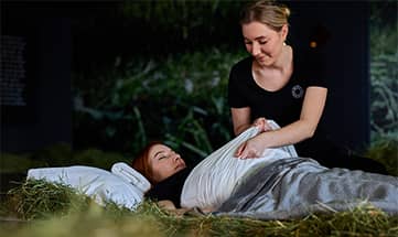 Frau genießt eine Therapie