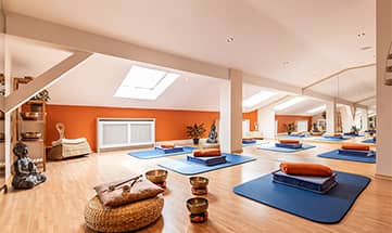 Raum für z. B. Yoga mit Matten