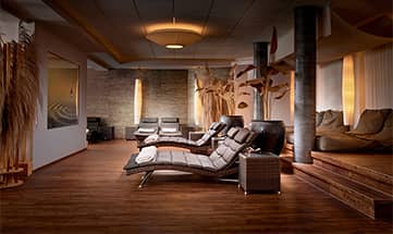 Große Liegen im Ruheraum