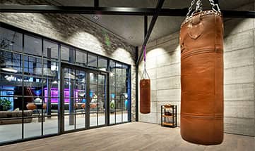 Boxsack im Fitnessraum