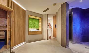 Grander Brunnen im Wellnessbereich