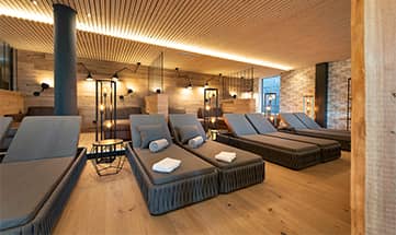 Graue Betten im Ruheraum