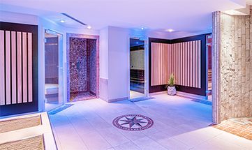 Durchgang zu den einzelnen Saunen