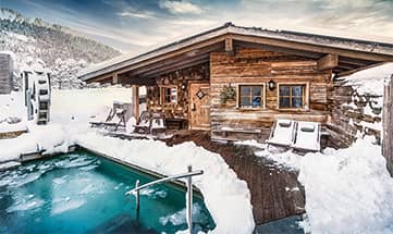 Aussensauna mit Ausblick in Holzhütte