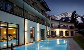 Aussenpool des Hotels