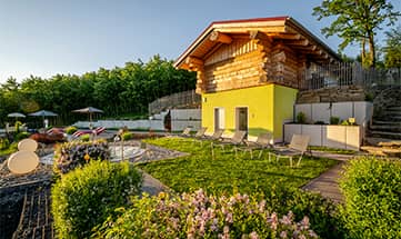 Blockhaus im Wellnessgarten