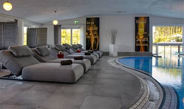 Hallenbad im Hotel