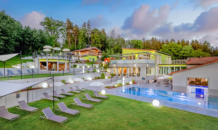 Hotelbild Saunagarten mit Außenpool