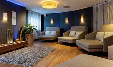 Liegemöglichkeiten im Wasserruheraum