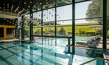 Blick auf die Verbindung von Außen- zu Innenpool